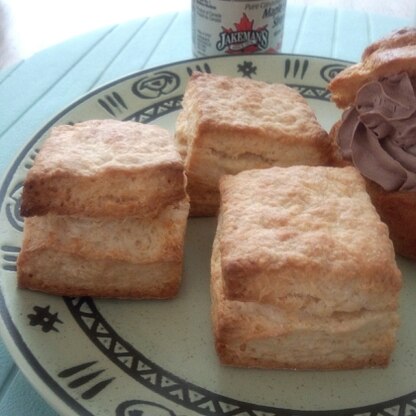 サックサクで美味しい～♪ついこの間ケンタのスコーンを食べた子供達がこっちの方が美味しい!と言って食べてました。素敵なレシピをありがとうございました。